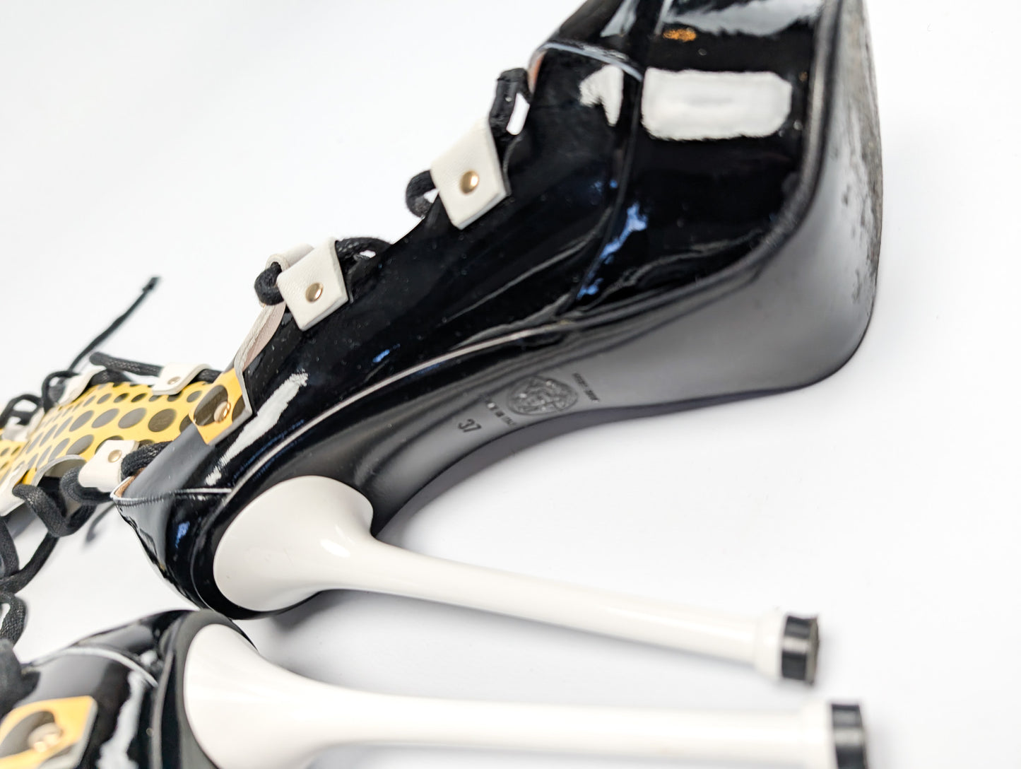 Versace S/S 2010 Open Toe Link Sandals - EU37|4UK|6US