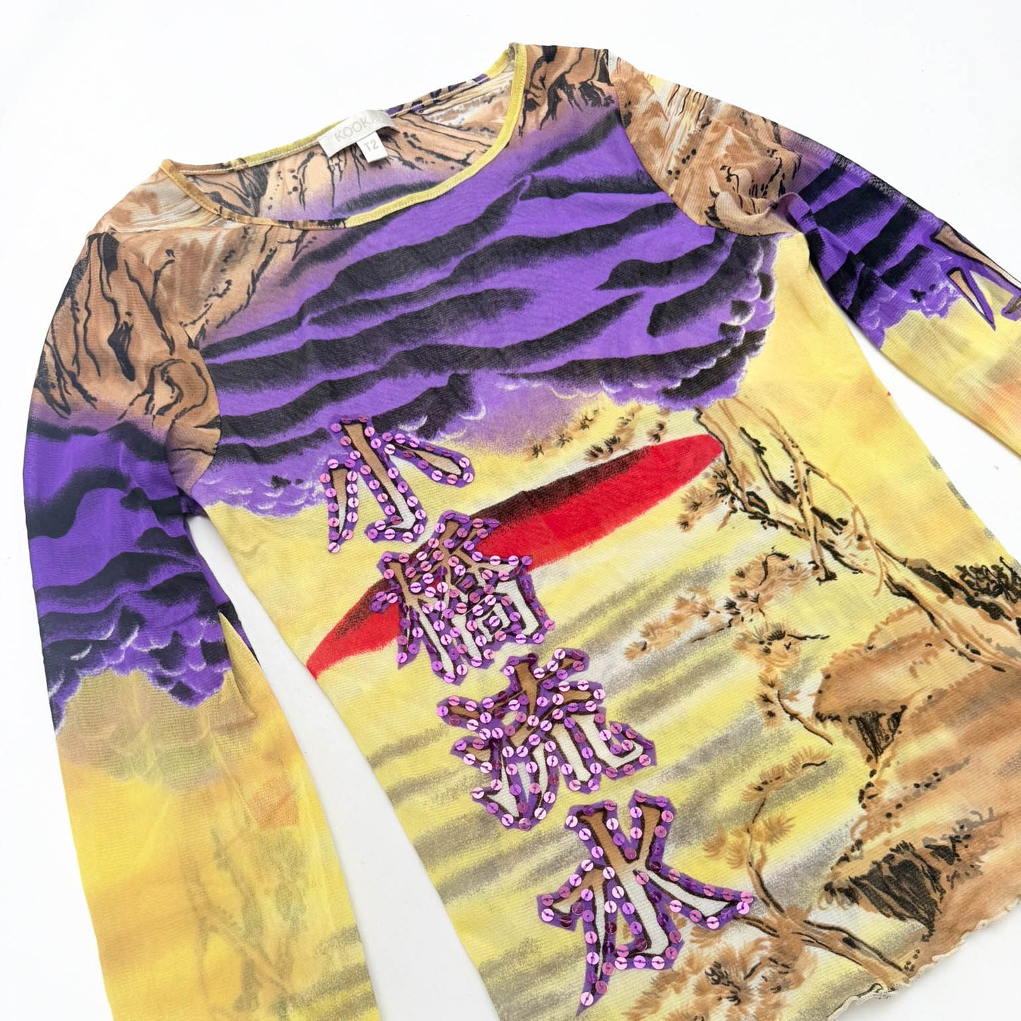 Long-sleeved T-shirt
