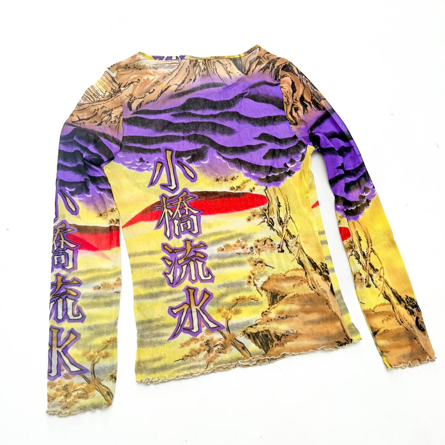 Long-sleeved T-shirt