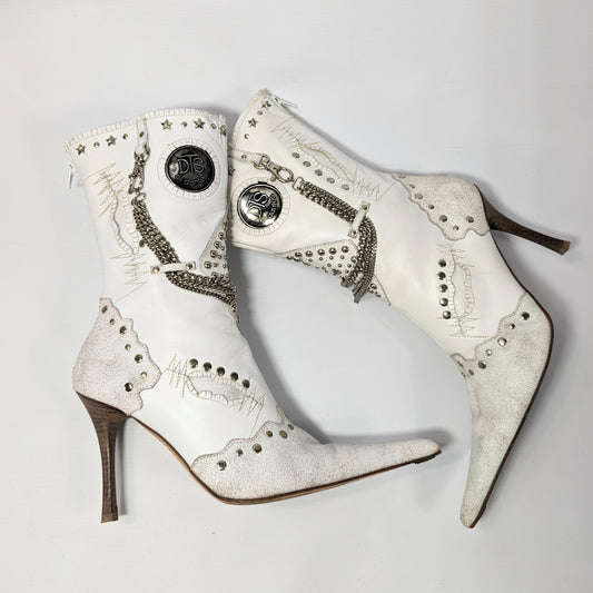 El Dantes white ankle boots decorated with studs and chains - EU41|UK8|US10