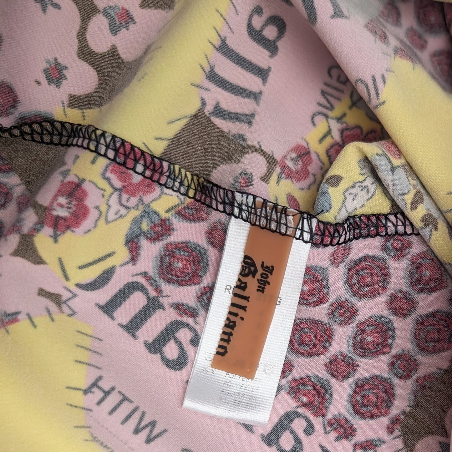 Top John Galliano "newspaper"